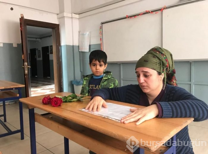 Babasının ödevini yapmadığı için öldürdüğü Mertcan'ın karnesi mezarına götürüldü (Tüm dersleri çok iyi)