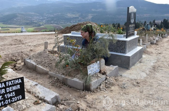 Babasının ödevini yapmadığı için öldürdüğü Mertcan'ın karnesi mezarına götürüldü (Tüm dersleri çok iyi)