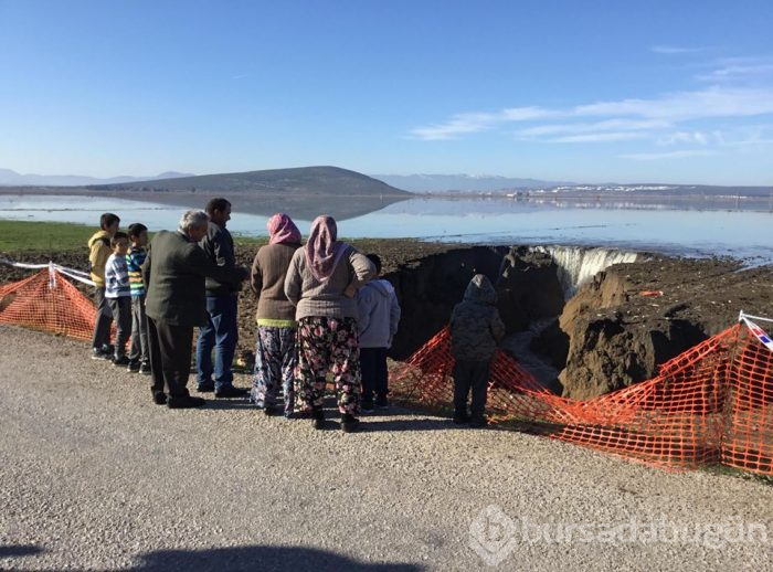 İzmir'de bir düden daha oluştu