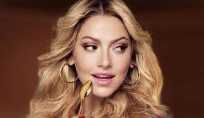 Hadise'nin 'damacana'lı pozu dikkat çekti!
