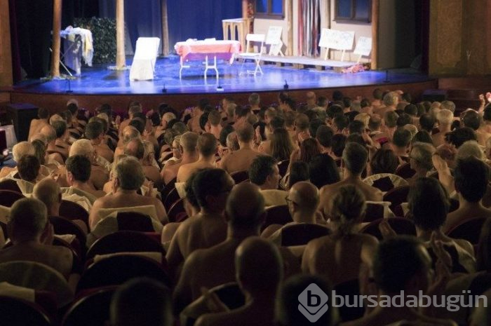 Fransa'da ilk: Nudist drama oyunu