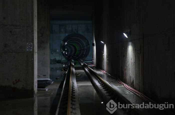 Kabataş-Mahmutbey metro hattında ilk araç raya indi