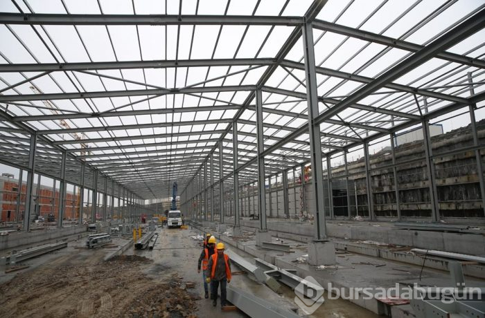 Kabataş-Mahmutbey metro hattında ilk araç raya indi