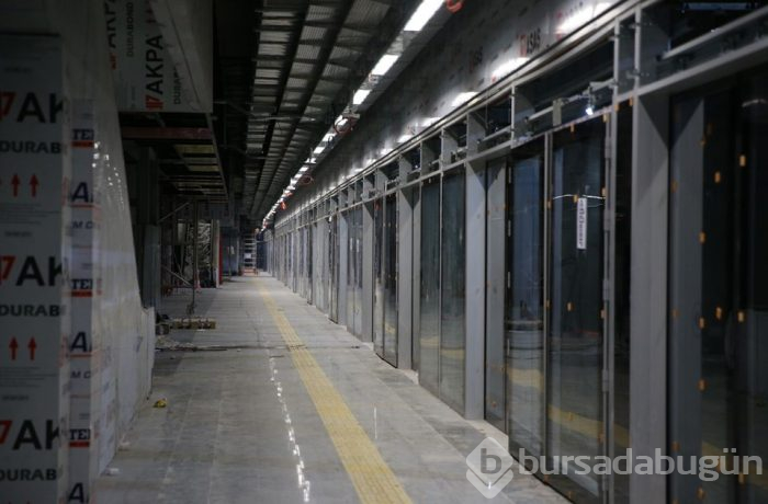 Kabataş-Mahmutbey metro hattında ilk araç raya indi