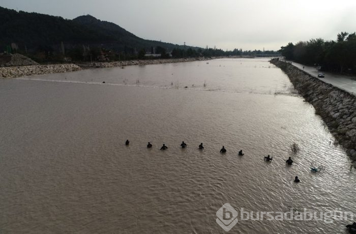 Antalya'da hortumda kaybolan Buse Acar'ı arama çalışmaları devam ediyor