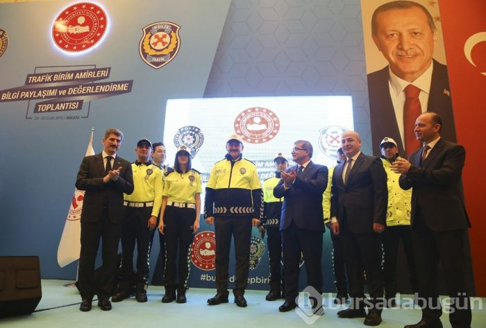 Trafik polislerine yeni üniforma