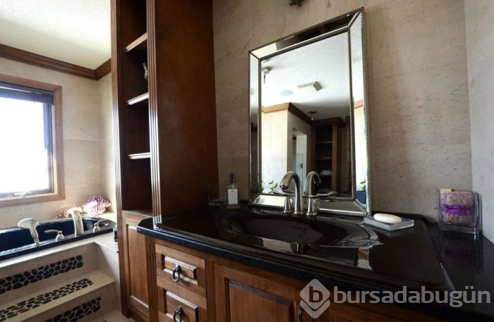1,3 milyon dolarlık evi 19 dolara satıyor
