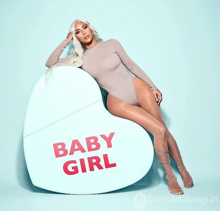Kim Kardashian yeni parfümünü tanıttı