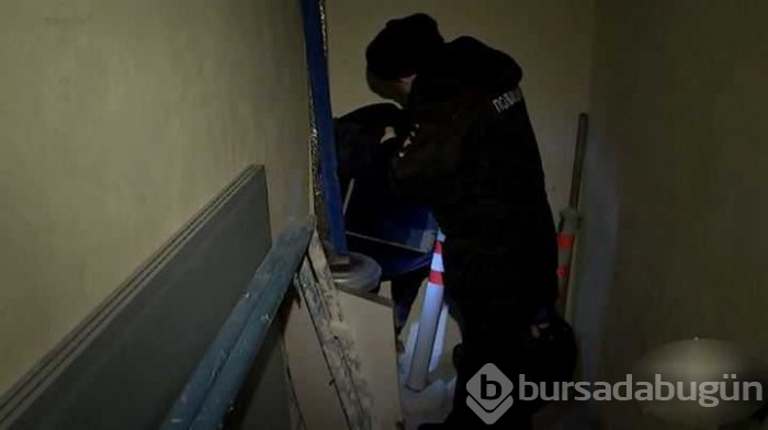 180 bin dolarlık tablonun çalındığı an kameralarda
