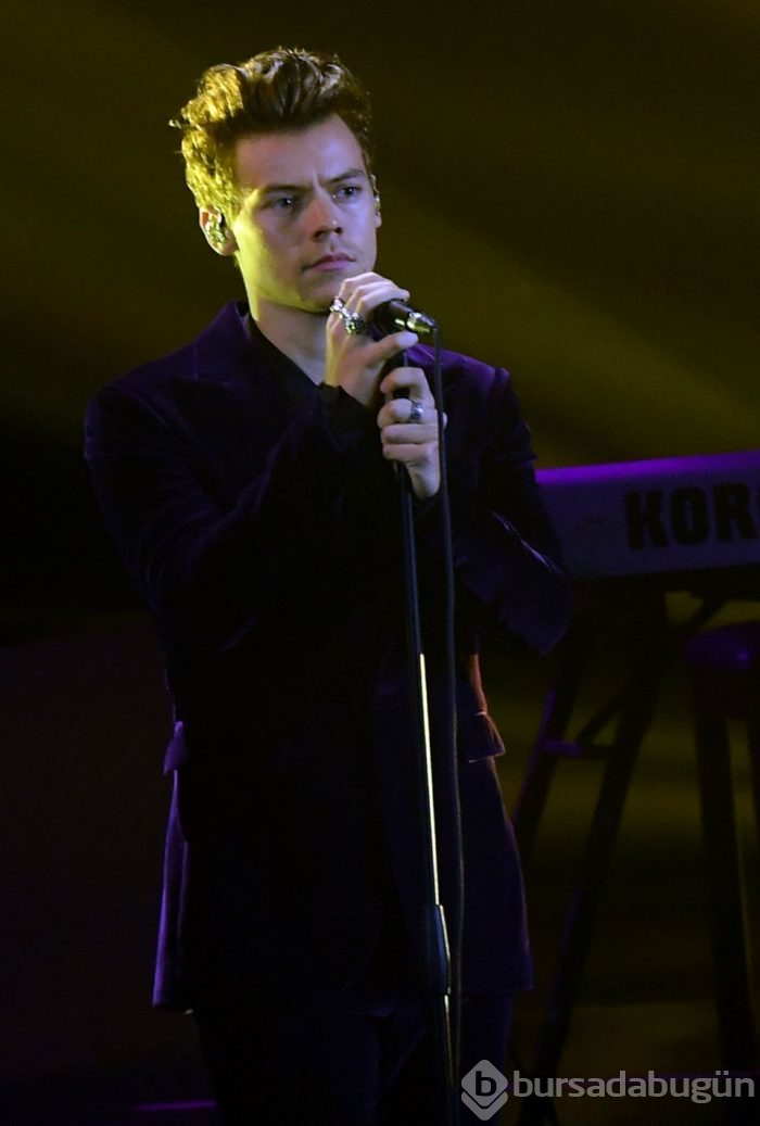 Harry Styles hayranlığını yüzündeki dövmeyle gösterdi