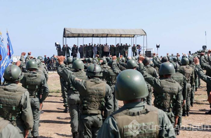 Maduro'dan askerlere birlik ve disiplin talimatı
