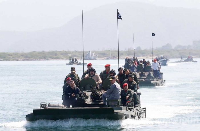 Maduro'dan askerlere birlik ve disiplin talimatı