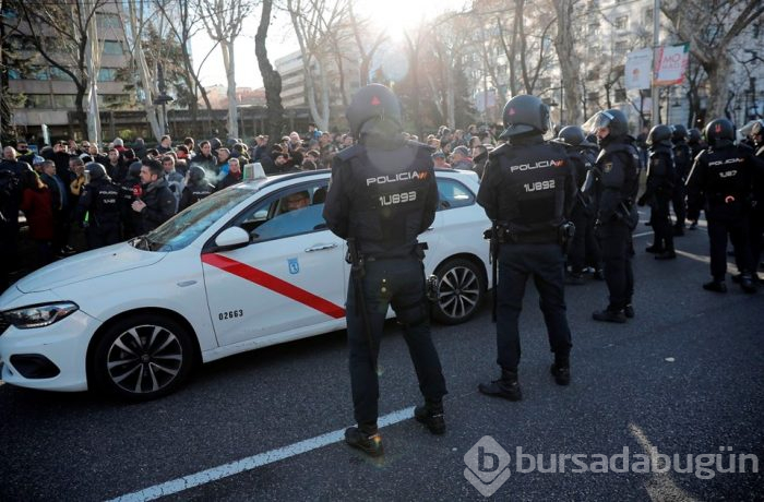 İspanya'da taksiciler Uber'e karşı grevde