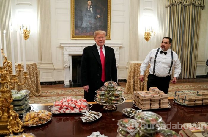 Hükümetin kapanması Trump'ı da vurdu: Misafirlerine hamburger yedirdi