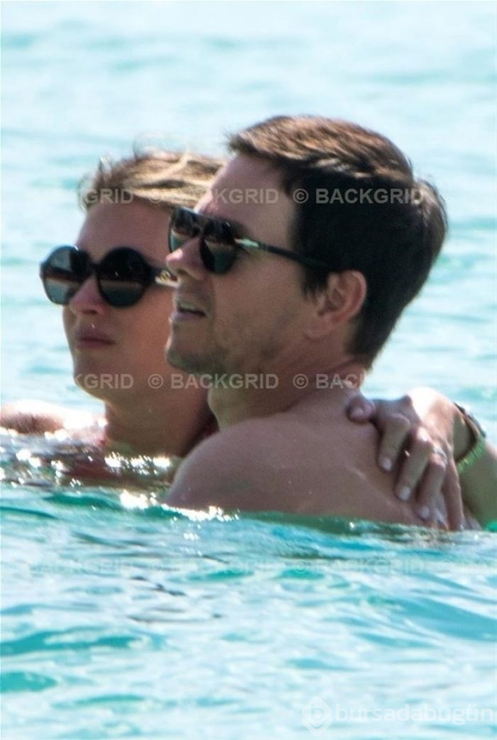 Ünlü oyuncu Mark Wahlberg ve eşi Rhea Dunham, yılbaşı tatili için yine Barbados'u seçti.