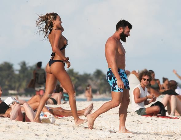 Dan Bilzerian ve kız arkadaşları tatilde!