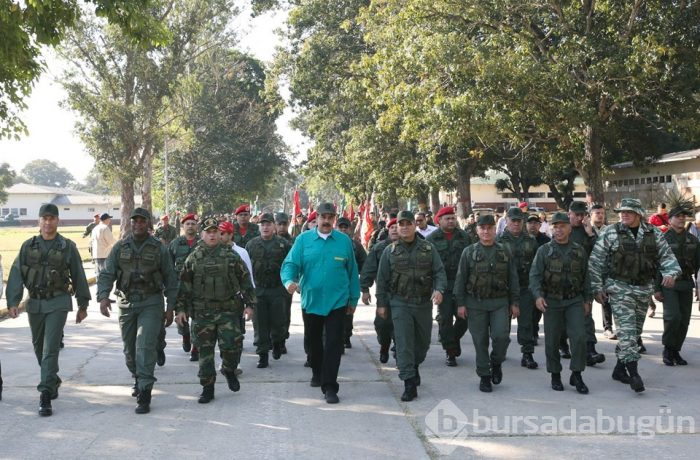  Venezuela'da muhalifler yeniden sokağa iniyor 
