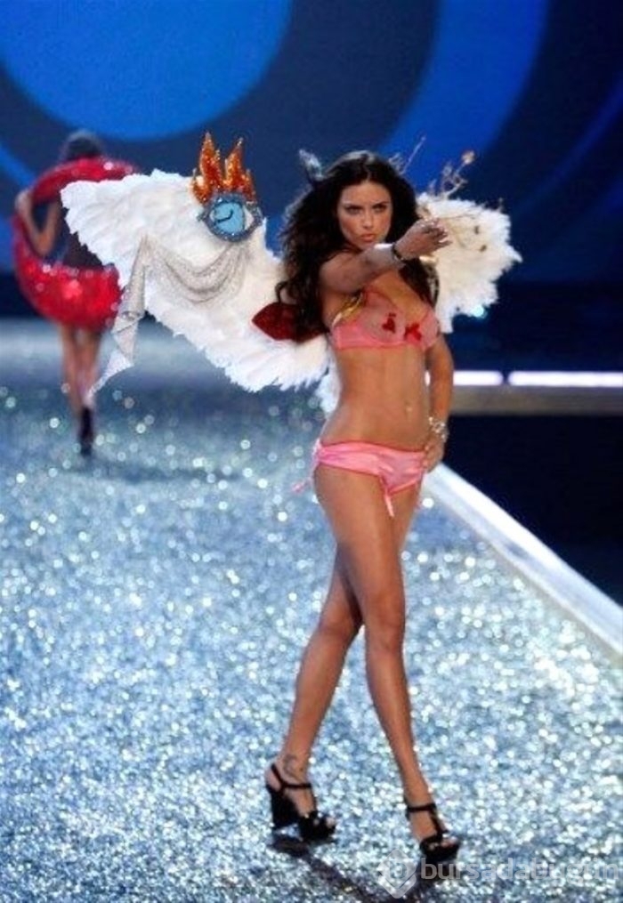 Adriana Lima'nın Victoria's Secret macerası...

