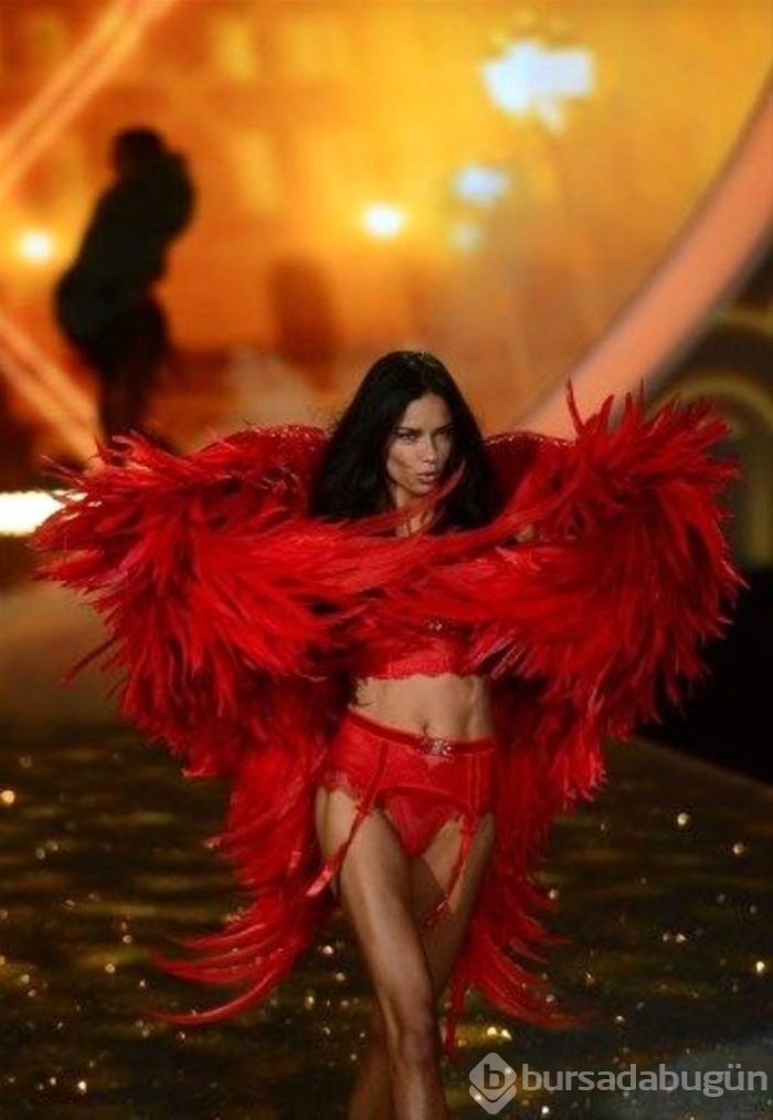 Adriana Lima'nın Victoria's Secret macerası...

