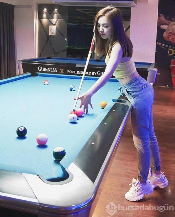 Dünya bu hostesi konuşuyor!


