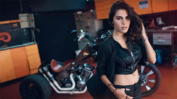 Serenay Aktaş 'şişik vücutlu çöp yakışıklılar' derken neyi kastediyor?
