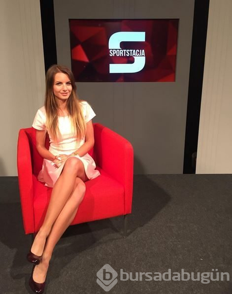 Karolina Bojar güzelliği ile büyülüyor
