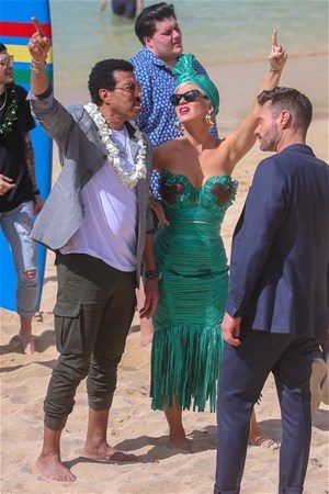 Katy Perry Hawaii çekimlerde
