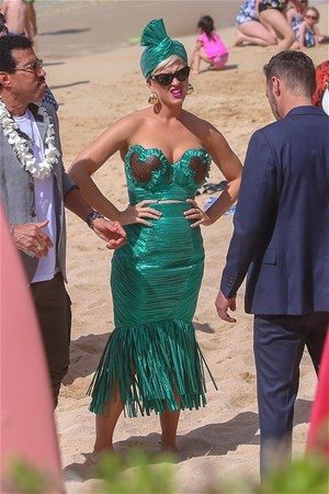 Katy Perry Hawaii çekimlerde
