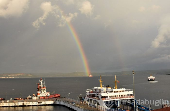 Çanakkale Boğazı gökkuşağı ile renklendi