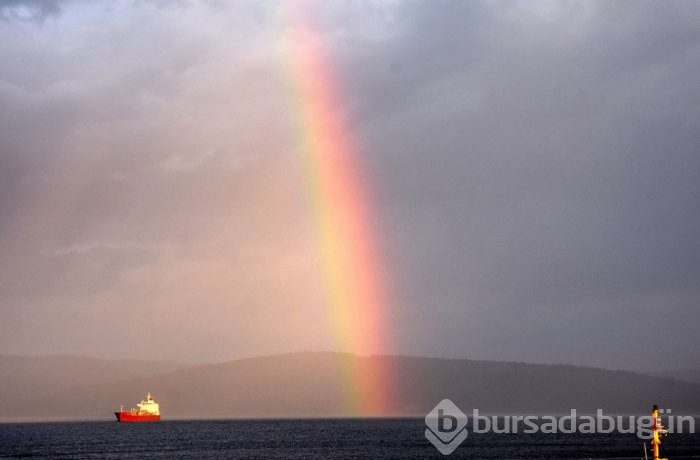 Çanakkale Boğazı gökkuşağı ile renklendi