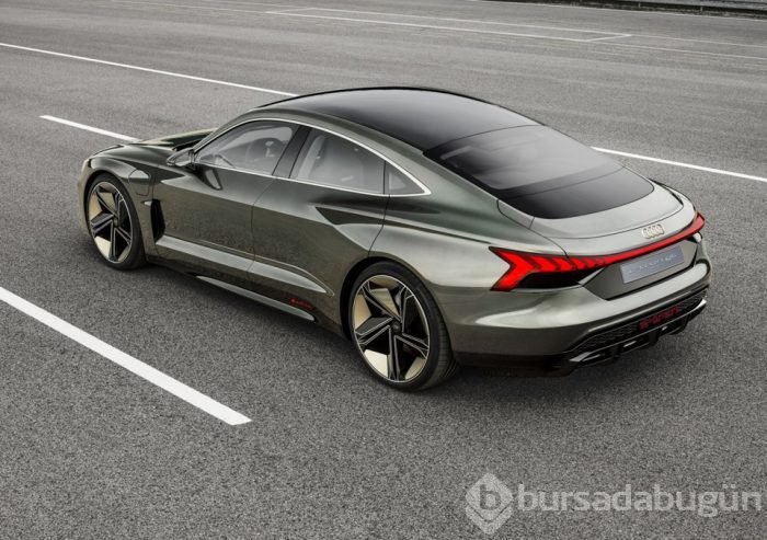 Audi'den 4 kapılı elektrikli coupe konsepti: Audi e-tron GT concept