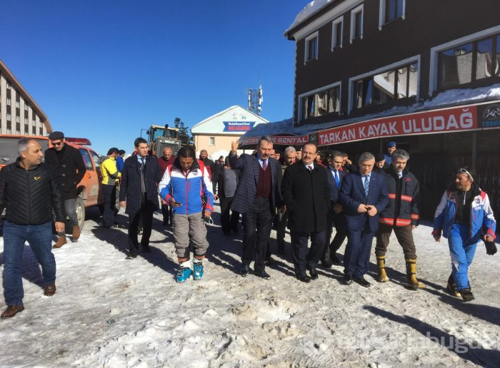 Bursa Uludağ'da çok sayıda kişi kar altında kaldı!
