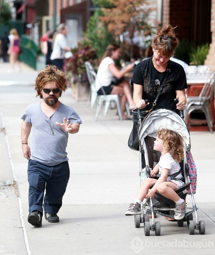 Peter Dinklage kızıyla aynı scooter'da