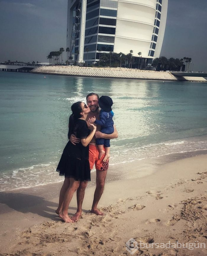Cenk Tosun'dan oğlu ve eşiyle paylaşım (Ünlü babalar ve çocukları)