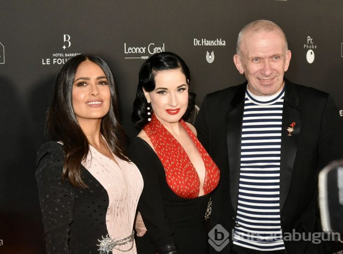 Salma Hayek artık saçlarını boyamıyor