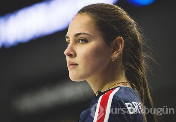 Rus curlingci Anastasia Bryzgalova, Angelina Jolie'den rol çaldı