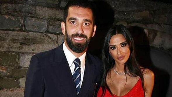 Arda Turan'ın Aslıhan Doğan'a aldığı cipte Tarkan detayı!
