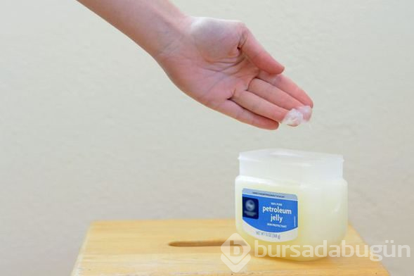 Vazelinin güzellik için 10 kullanım alanı
