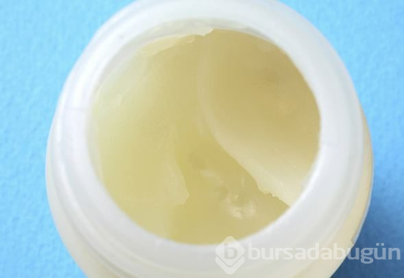 Vazelinin güzellik için 10 kullanım alanı
