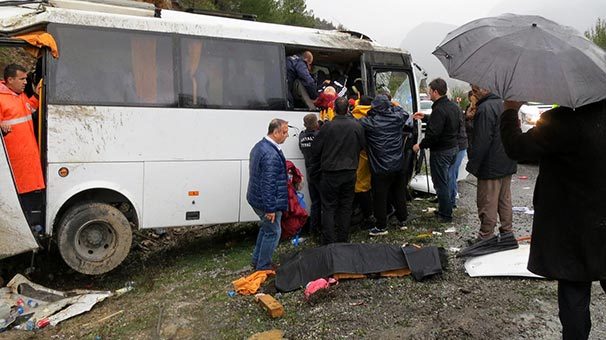 Şoförden 'Emniyet kemerlerini takmadılar, zaten hepsi sarhoştu' savunması

