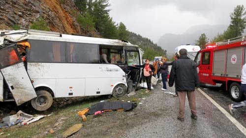 Şoförden 'Emniyet kemerlerini takmadılar, zaten hepsi sarhoştu' savunması
