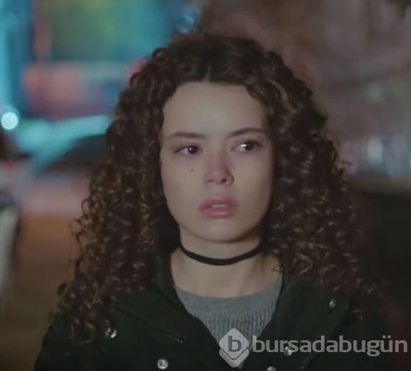 Seray Kaya, babasına sosyal medyadan çok acı sözlerle veda etti
