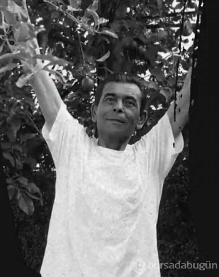 Seray Kaya, babasına sosyal medyadan çok acı sözlerle veda etti
