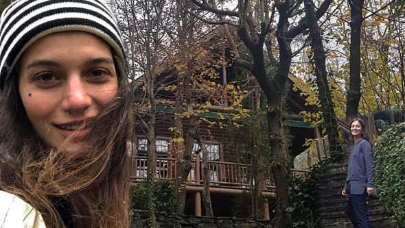 Oyuncu Gülcan Arslan ormana taşındı! 'Börtü böcek bir hayat yaşıyorum'
