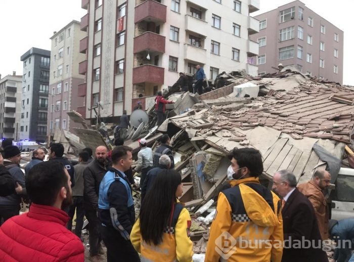 Kartal'da 8 katlı bina çöktü