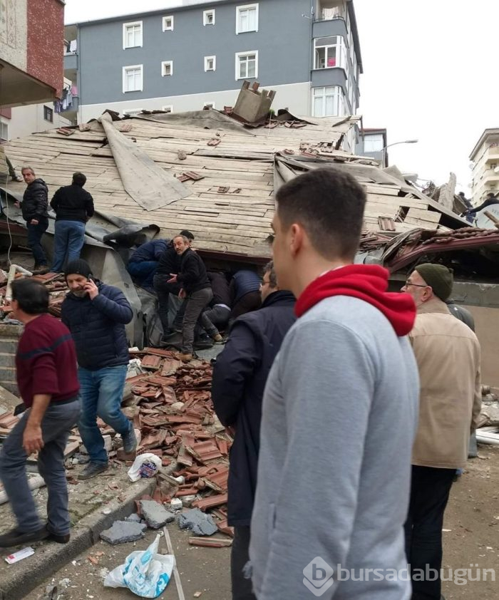 Kartal'da 8 katlı bina çöktü