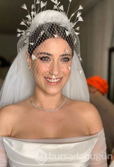 Hazal Kaya gelinliği için 10 yıl önce söz aldı