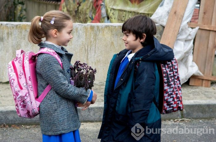 Küçük Kuzgun Metehan Parıltı ve Küçük Dila Nisa Sofiya Aksongur setin neşesi oldu