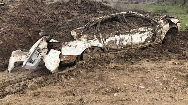 Diyarbakır'da PKK'ya büyük darbe! O araba çukura gömülü halde bulundu
