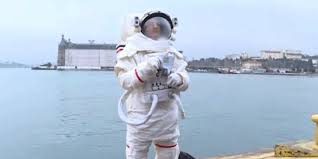 Sigaranın zararlarına 'astronot'la dikkat çekildi